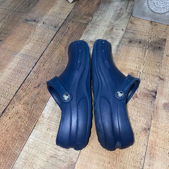 CROCS NAVY CLOG CLOSED TOE - Picture 9 of 11